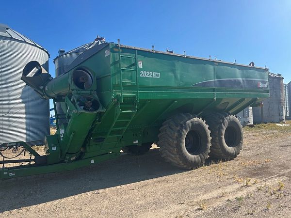 2017 Brandt 2022 DXR Grain Cart
