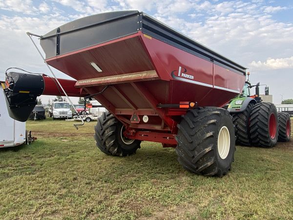 2020 Parker 1142 Grain Cart