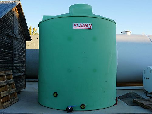 QMP 8300 Imp. Gal. Vertical Fertilizer Tank