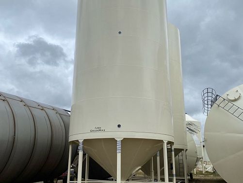 Meridian Grain Max 7500 Grain Bin