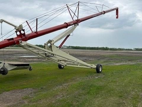 2016 Farm King 13" x 85' Auger w/ XTend