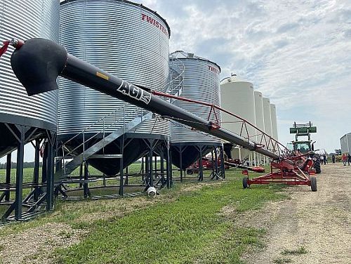 AGI x2 13-94 Swing Auger with X-Tend