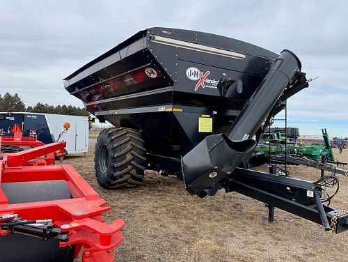 2023 J&M 1222 Xtend Grain Cart *Demo'd*