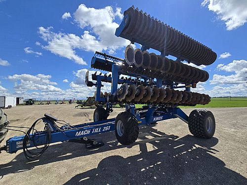 2023 Kinze Mach Till 261 26' High Speed Disc