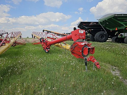 2019 Westfield 13" x 114' Swing Auger