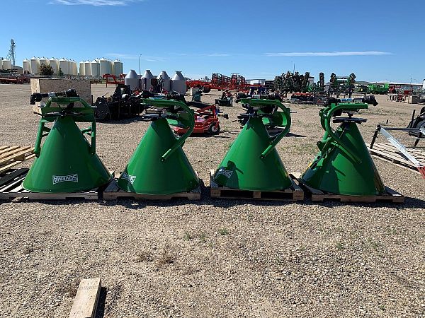Sovema 3 Point Hitch Fertilizer Spreader - With Agitator