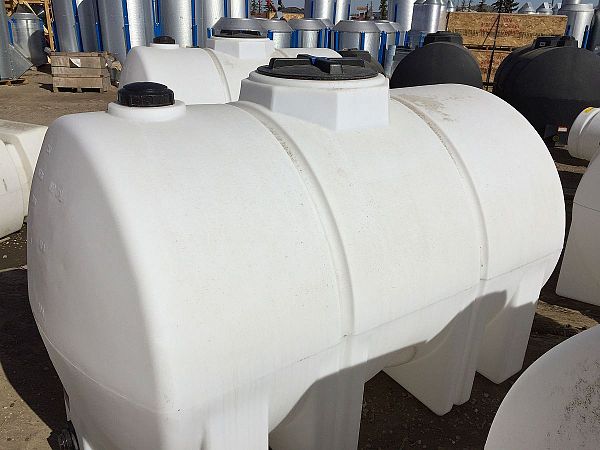 500 Imp Gallon Horizontal Leg Tank