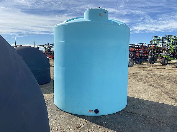 2500 Imperial Gallon Vertical HD Fertilizer Tank