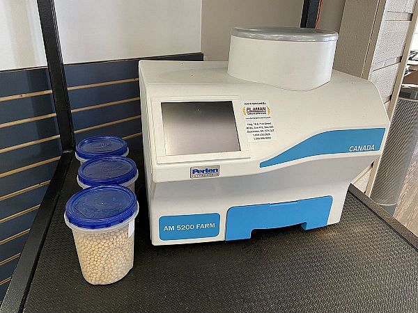 Perten Aquamatic 5200-Farm Grain Moisture Meter