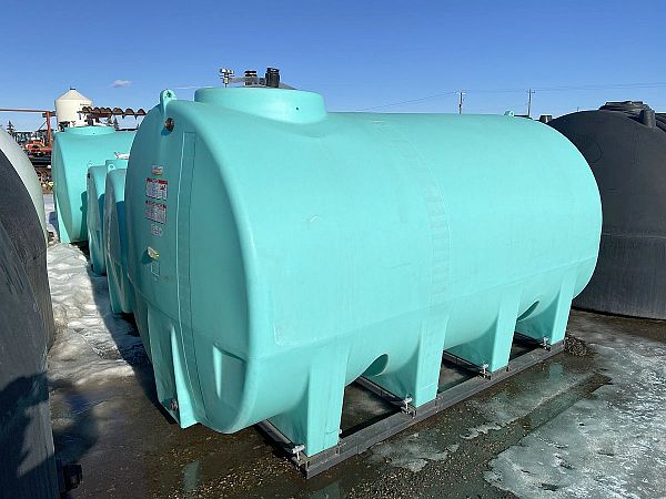 2200 US Gallon Enduraplas Sump Bottom Transport Tank