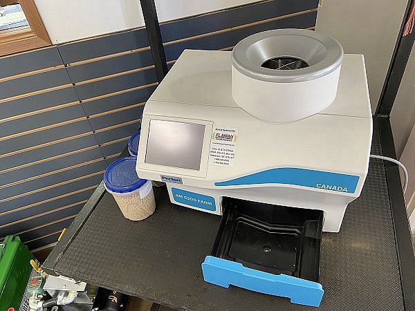 Perten Aquamatic 5200-Farm Grain Moisture Meter