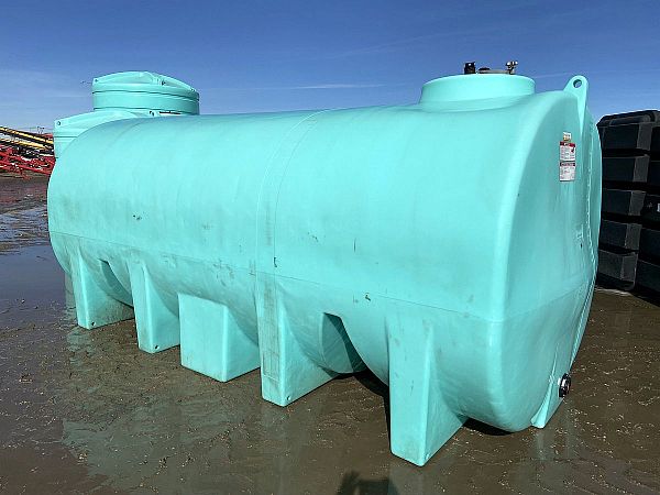 Enduraplas 4500 Gallon Green Horizontal Leg Tank