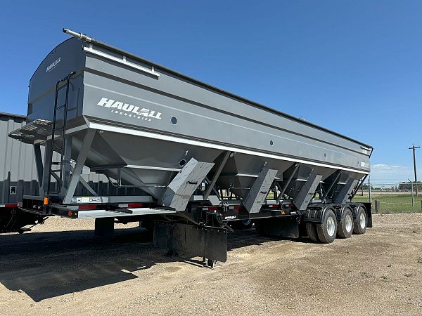 Haul-All 1580 Side Draw Seed Tender