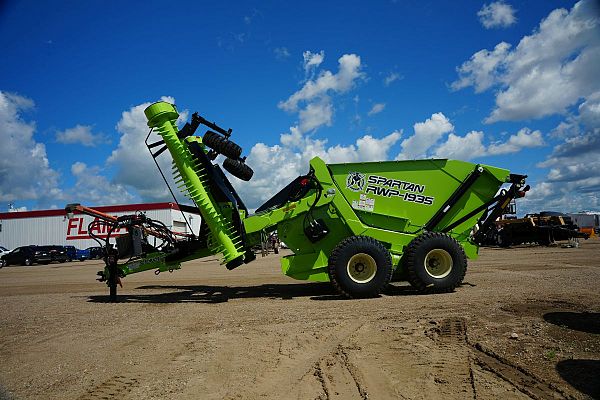 Schulte Spartan Rock Windrower Picker