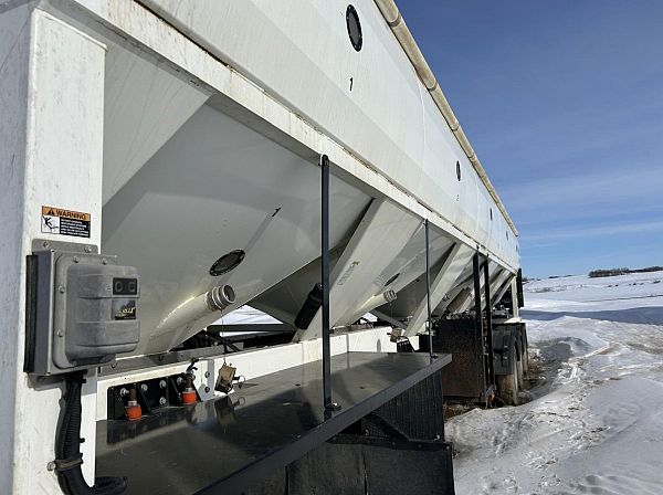 2016 Convey-All CST-1500 Seed Tender