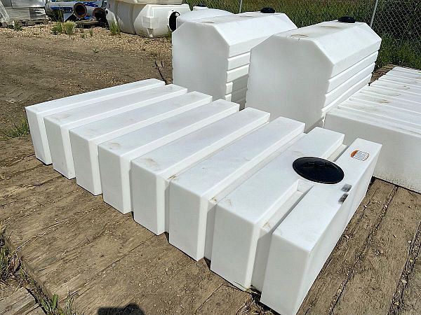 160 Gallon Low Profile Water Tank