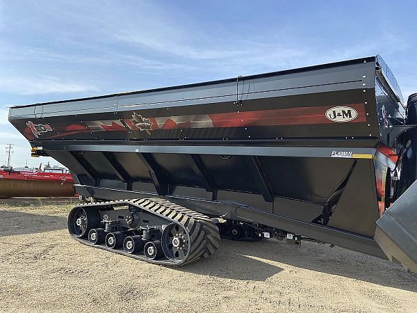 J&M 2032-22 X-Tended Reach Dual Auger Grain Cart | Grain