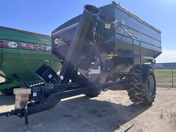 J&M 812-18S Grain Cart