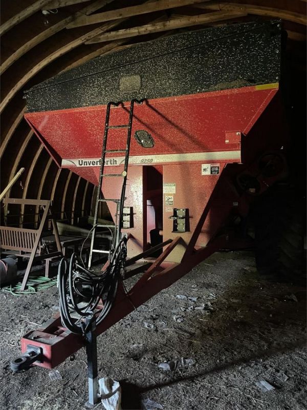 2015 Unverferth 9250 Grain Cart