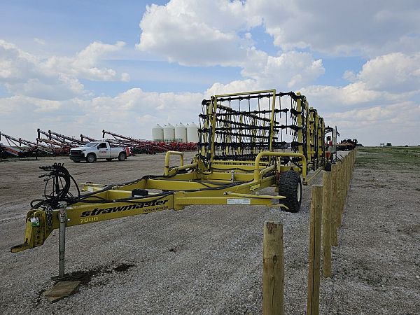 2017 Degelman SM7000 70' Heavy Harrow