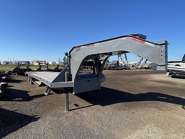 *Consignment* 2024 Diamond C 40' Gooseneck