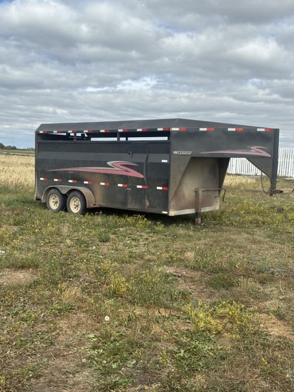 2000 Wilkonson 16' Gooseneck Stock Trailer