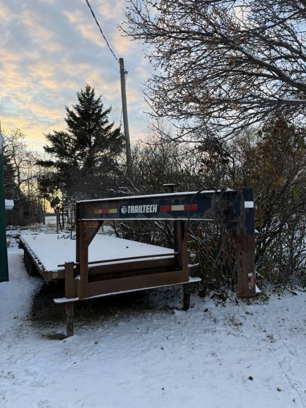 2009 Trailtech H370 24' + Beavertail Flat Deck Trailer