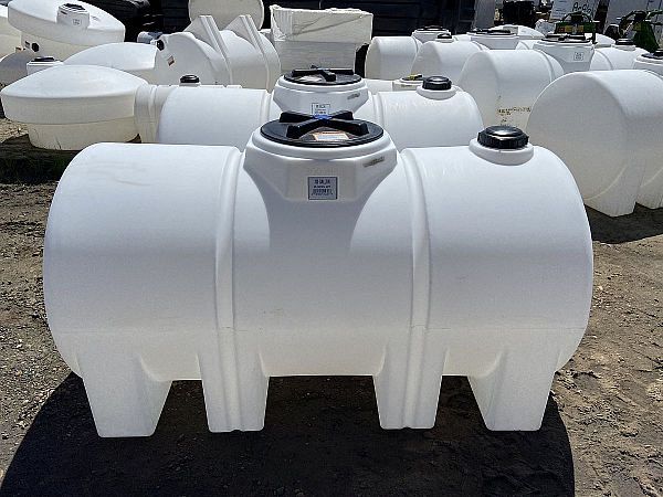 300 Imp Gallon Horizontal Leg Tank