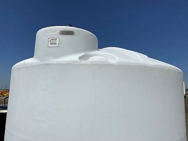 1750 Imperial Gallon Vertical Water Storage Tank
