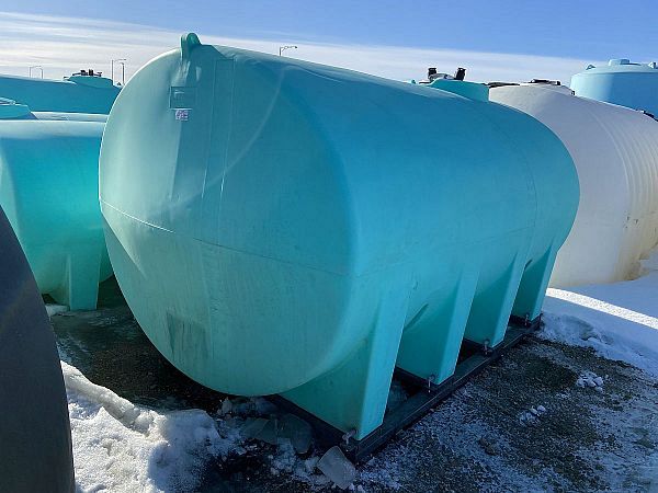 2500 US Gallon Enduraplas Sump Bottom Transport Tank