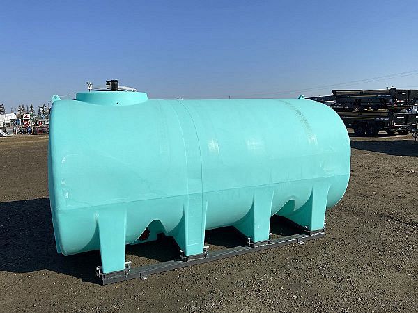 1900 US Gallon Enduraplas Sump Bottom Transport Tank