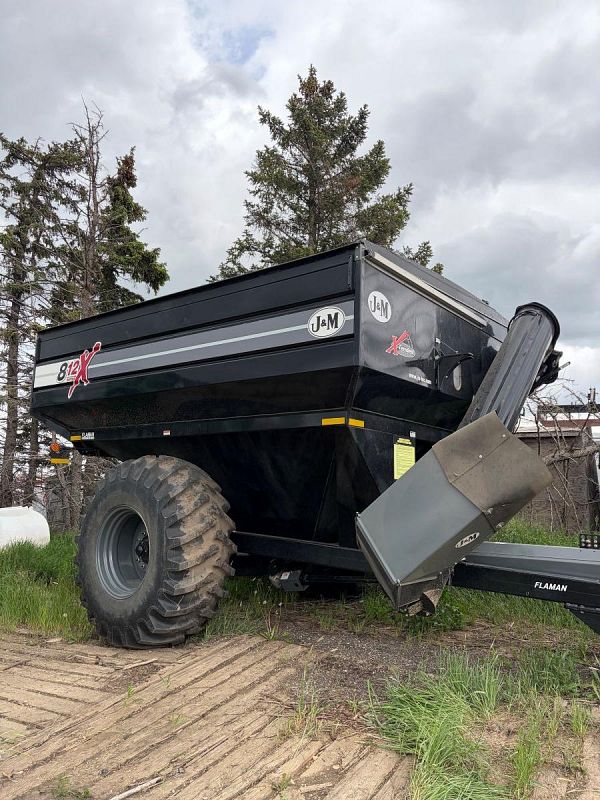 2019 J&M 812-18 X-Tended Reach Grain Cart