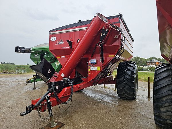 2016 J&M 812 Grain Cart